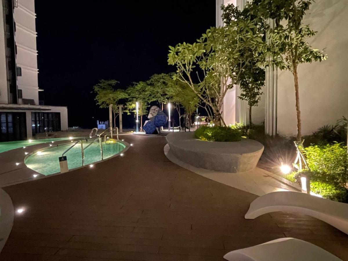 Sunset Seaview Studio Apartment At Kota Kinabalu City Centre Zewnętrze zdjęcie